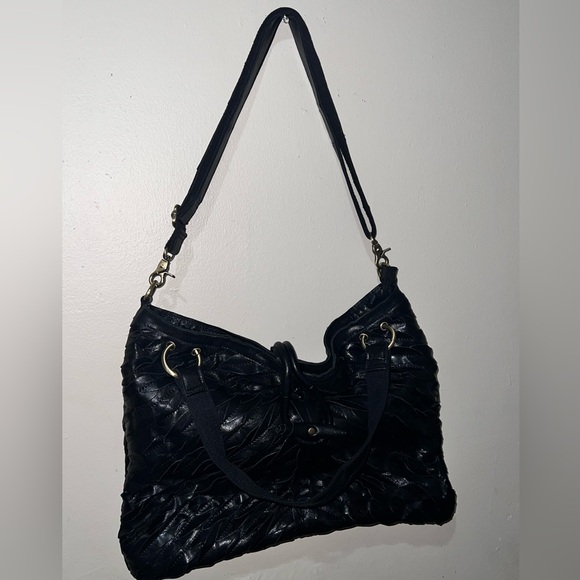 AmeriLeather Genuine Leather Convertible Tote- Black - Picture 4 of 9